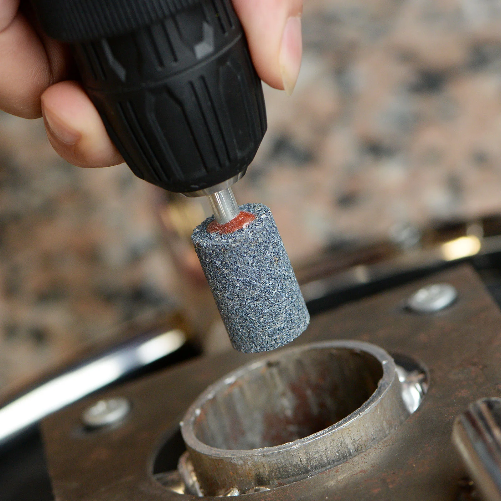 Uxcell 30pcs Abrasive Mounted Stone 1/4" Shank 0.63" Cylindrical Corundum Grinding Head - Image 6